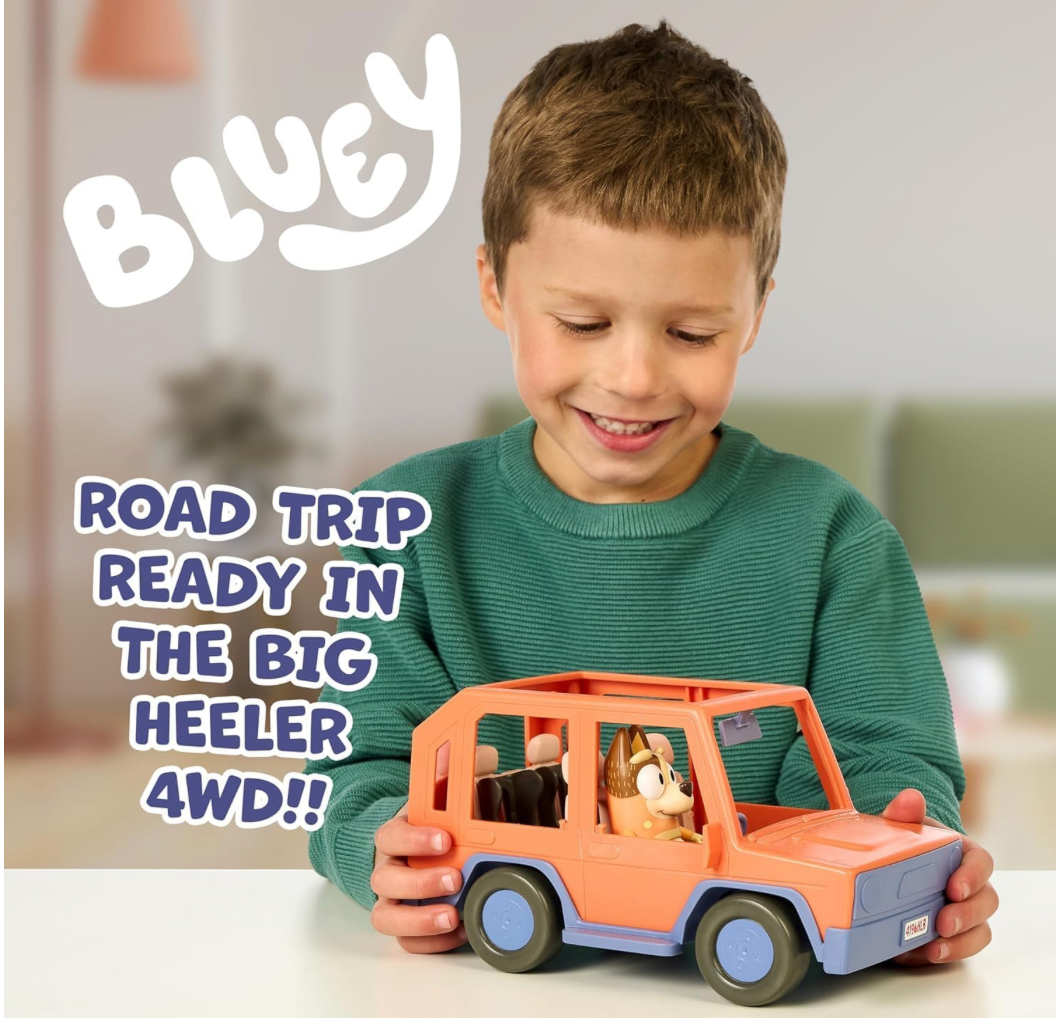 Bluey Heeler Family Road Trip Coche de Juguete Grande, Articulado, Juguete de Coche Interactivo Personalizable para Niños Pequeños con Figura de Chilli de 2.5"